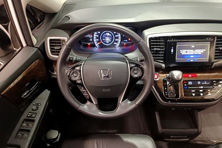 Used Honda Odyssey 2015 Updated Version 2.4L Smart Edition Steering Wheel