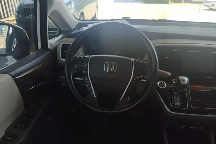Used Honda Odyssey 2015 Revised 2.4L Luxury Edition Steering Wheel