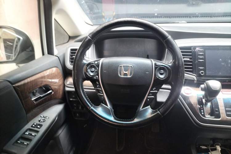 Used Honda Odyssey 2015 2.4L Smart Edition Steering Wheel