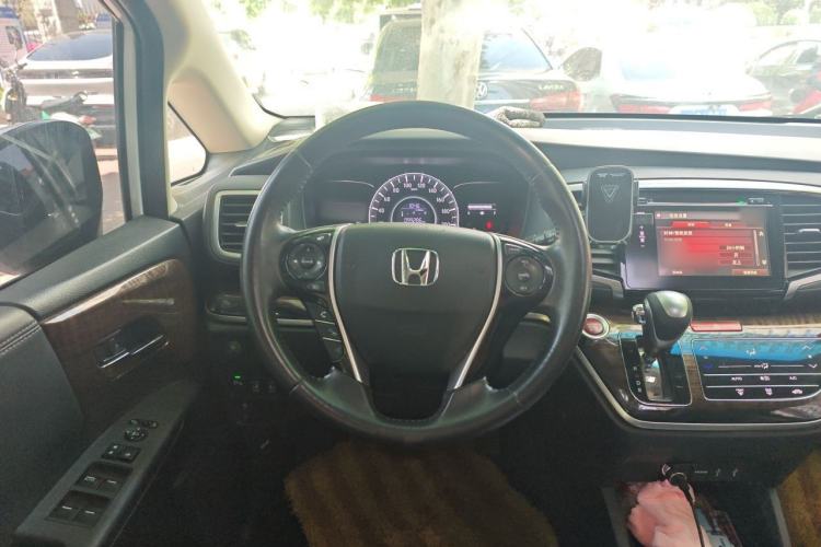 Used Honda Odyssey 2015 Updated Version 2.4L Smart Edition Steering Wheel