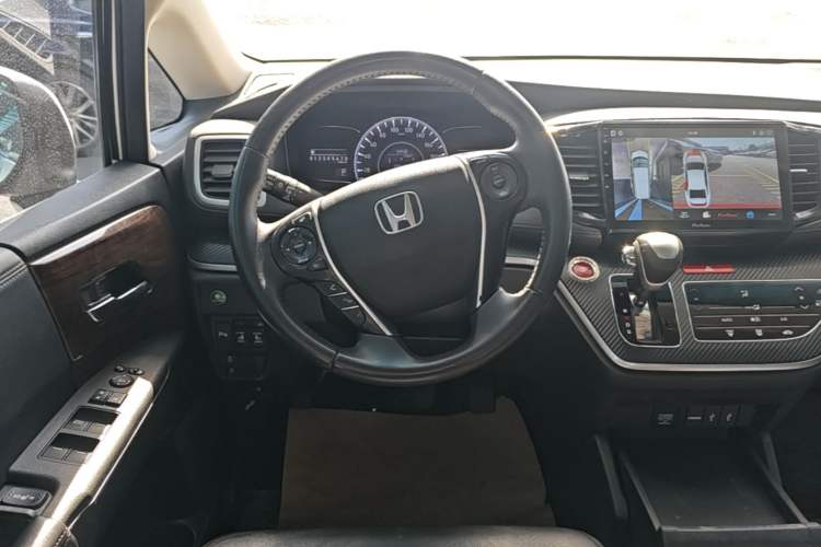 Used Honda Odyssey 2015 Updated Version 2.4L Smart Edition Steering Wheel