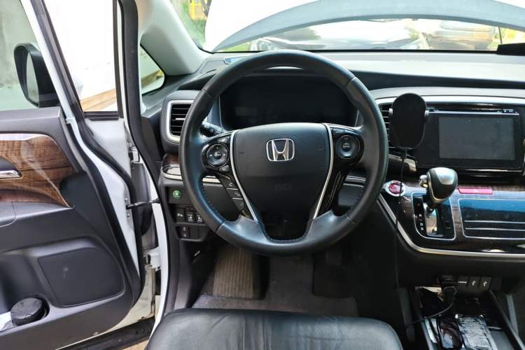 Used Honda Odyssey 2015 Updated Version 2.4L Smart Edition Steering Wheel