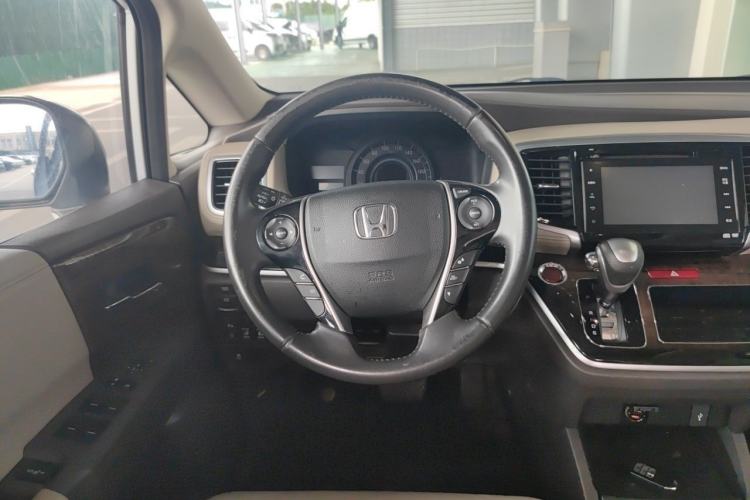 Used Honda Odyssey 2015 2.4L Supreme Edition Steering Wheel