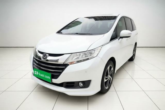 Ojetý Honda Odyssey 2015 Updated Version 2.4L Smart Edition