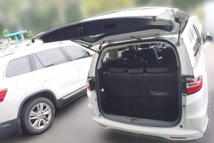 Used Honda Odyssey 2015 Revised Version 2.4L Supreme Edition Trunk