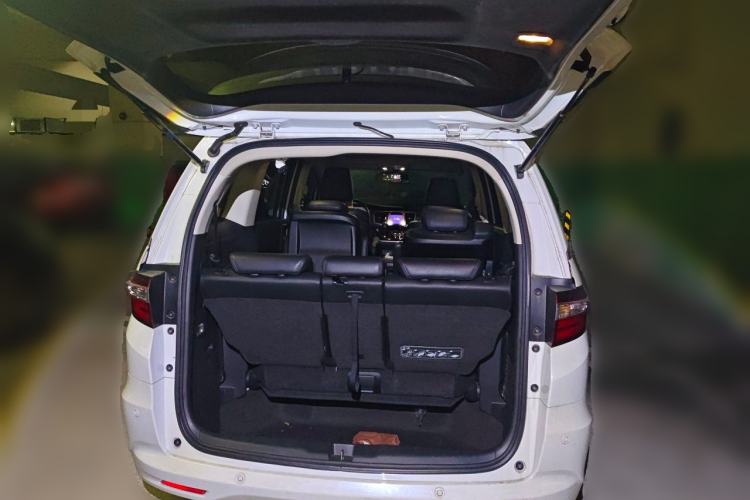 Used Honda Odyssey 2015 Updated Version 2.4L Smart Edition Trunk