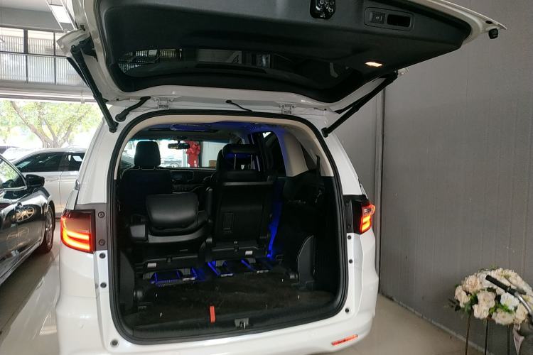 Used Honda Odyssey 2015 2.4L Supreme Edition Trunk
