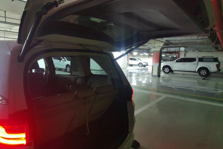 Used Honda Odyssey 2015 Updated Version 2.4L Smart Edition Trunk