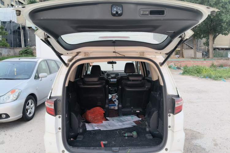 Used Honda Odyssey 2015 Revised Version 2.4L Supreme Edition Trunk