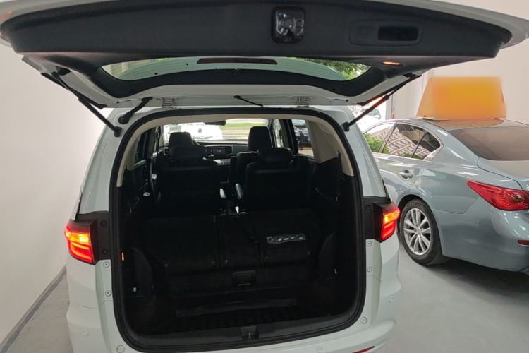 Used Honda Odyssey 2015 Updated Version 2.4L Smart Edition Trunk