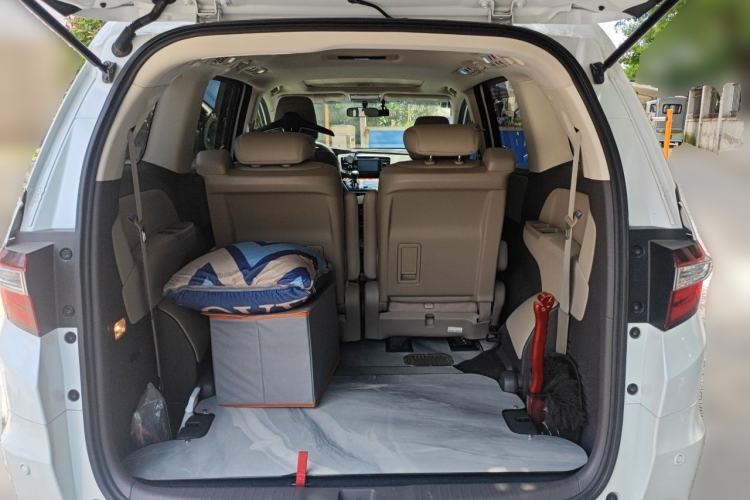 Used Honda Odyssey 2015 Updated Version 2.4L Smart Edition Trunk