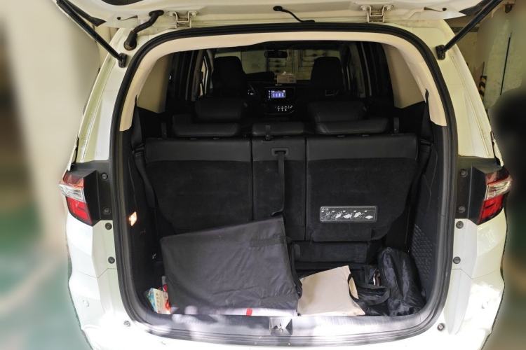 Used Honda Odyssey 2015 Updated Version 2.4L Smart Edition Trunk