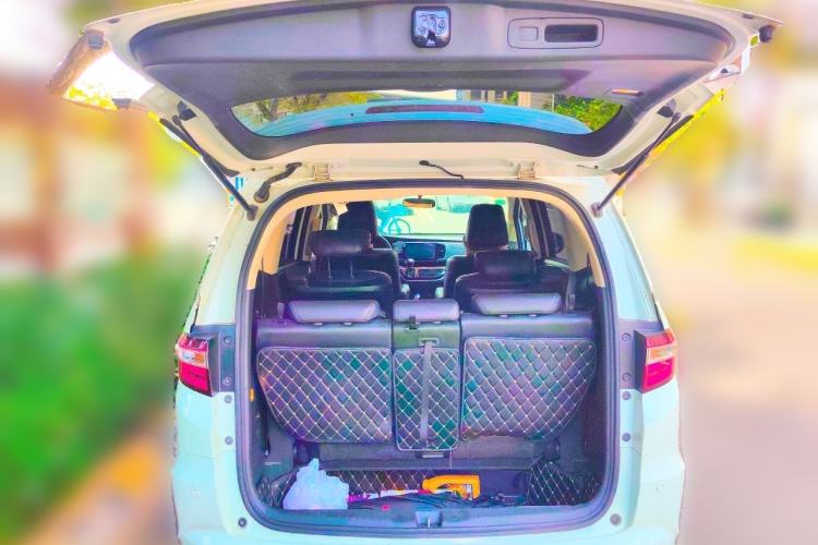 Used Honda Odyssey 2015 Updated Version 2.4L Smart Edition Trunk