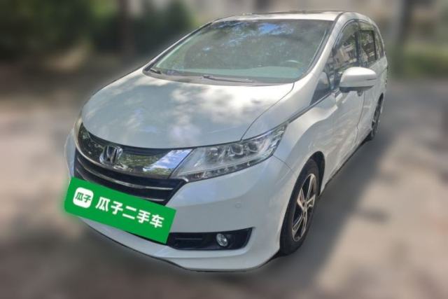 Ojetý Honda Odyssey 2015 Updated Version 2.4L Smart Edition