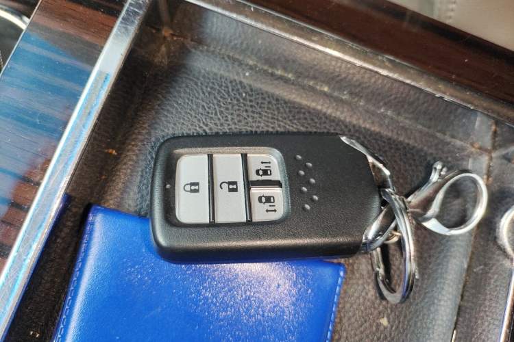 Used Honda Odyssey 2015 Revised 2.4L Luxury Edition Vehicle Key