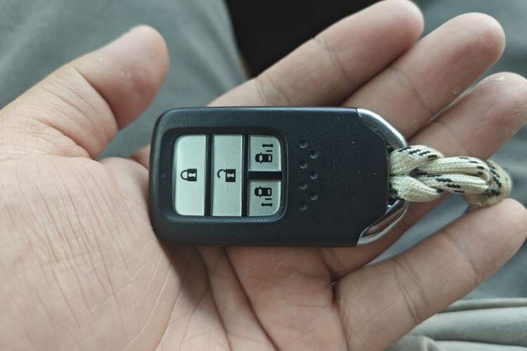Used Honda Odyssey 2015 2.4L Supreme Edition Vehicle Key