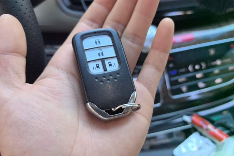 Used Honda Odyssey 2015 Revised Version 2.4L Supreme Edition Vehicle Key