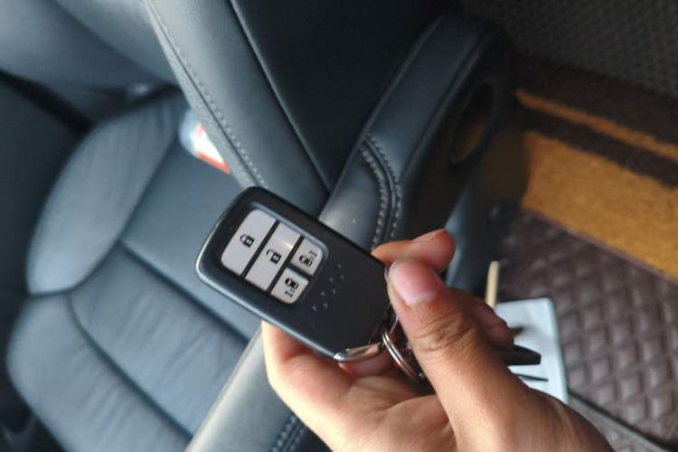 Used Honda Odyssey 2015 Updated Version 2.4L Smart Edition Vehicle Key