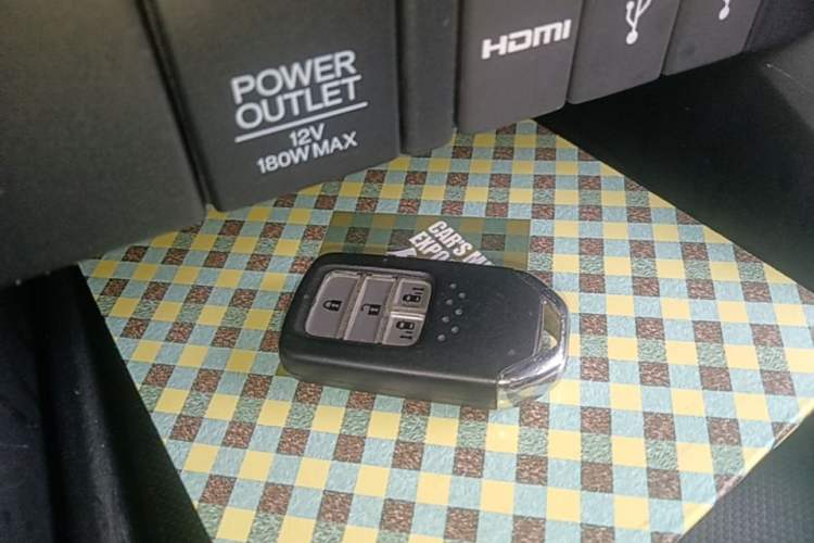 Used Honda Odyssey 2015 Updated Version 2.4L Smart Edition Vehicle Key