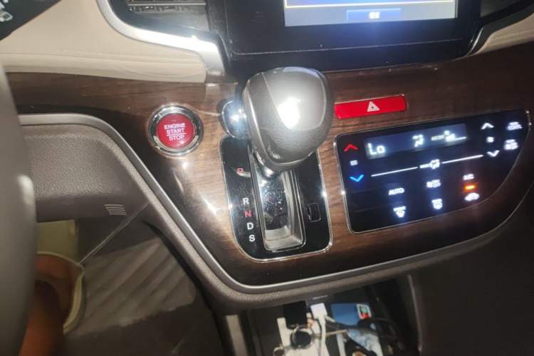 Used Honda Odyssey 2015 2.4L Luxury Edition Vehicle Key