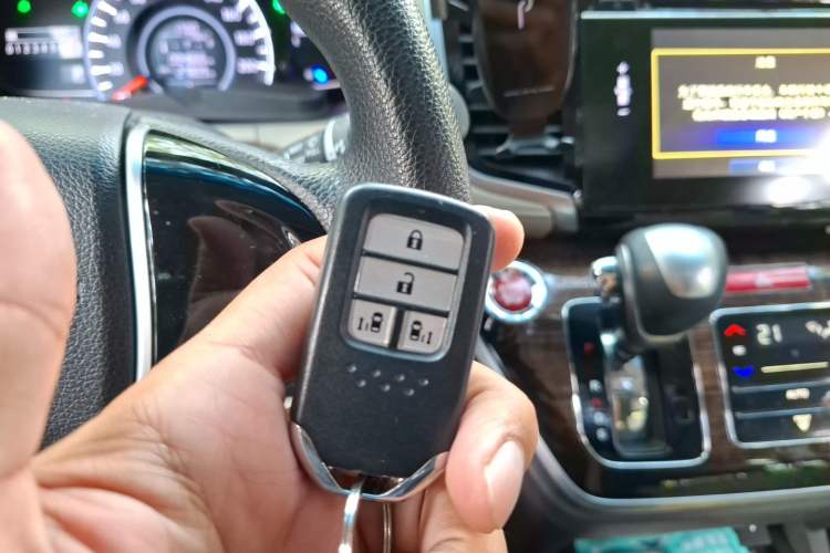 Used Honda Odyssey 2015 Revised 2.4L Luxury Edition Vehicle Key
