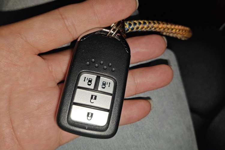 Used Honda Odyssey 2015 Revised 2.4L Luxury Edition Vehicle Key