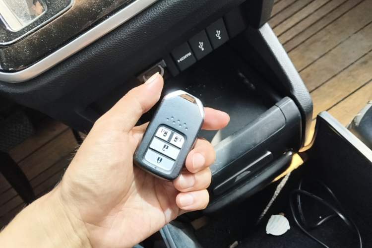 Used Honda Odyssey 2015 Updated Version 2.4L Smart Edition Vehicle Key