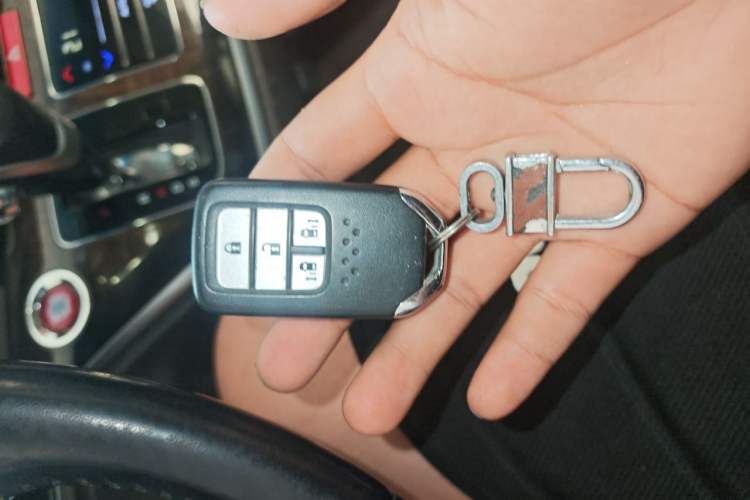 Used Honda Odyssey 2015 2.4L Luxury Edition Vehicle Key