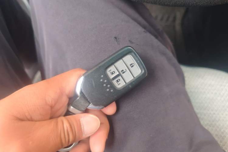 Used Honda Odyssey 2015 Updated Version 2.4L Smart Edition Vehicle Key