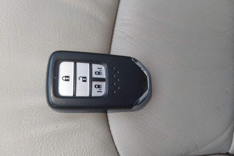 Used Honda Odyssey 2015 2.4L Luxury Edition Vehicle Key