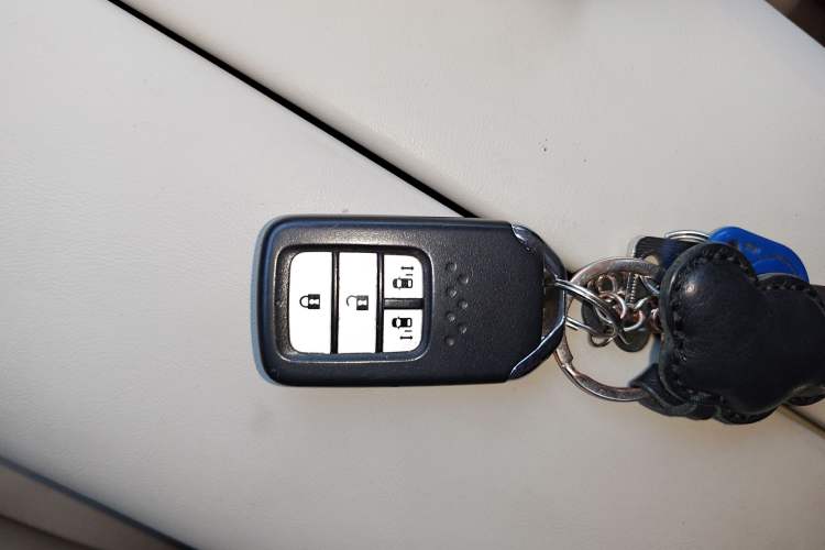 Used Honda Odyssey 2015 2.4L Luxury Edition Vehicle Key