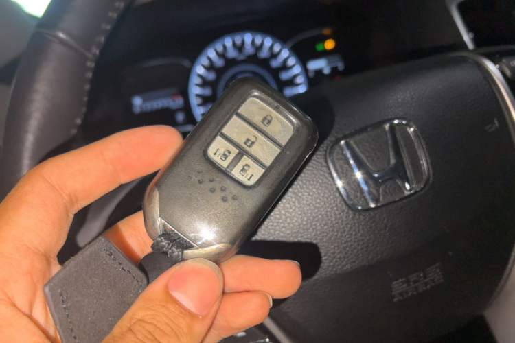 Used Honda Odyssey 2015 Updated Version 2.4L Smart Edition Vehicle Key