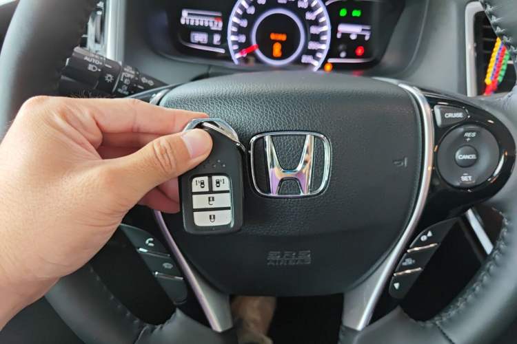 Used Honda Odyssey 2015 Revised Version 2.4L Supreme Edition Vehicle Key