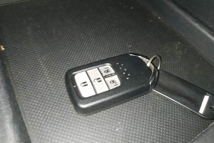 Used Honda Odyssey 2015 Revised 2.4L Luxury Edition Vehicle Key