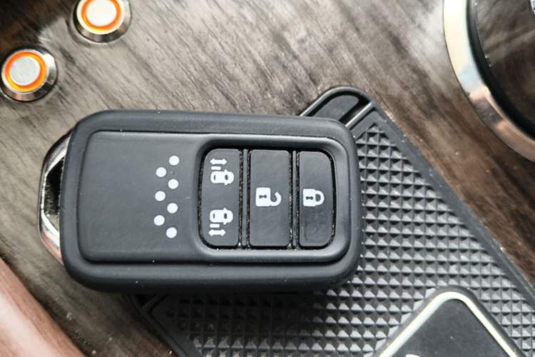 Used Honda Odyssey 2015 Revised 2.4L Luxury Edition Vehicle Key