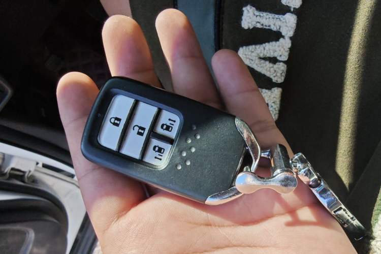 Used Honda Odyssey 2015 2.4L Luxury Edition Vehicle Key