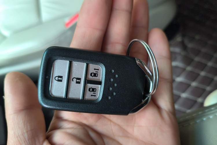 Used Honda Odyssey 2015 Revised Version 2.4L Supreme Edition Vehicle Key
