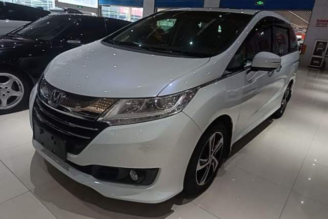 Honda Odyssey 2015 Revised 2.4L Luxury Edition usata