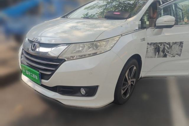Ojetý Honda Odyssey 2015 Revised 2.4L Luxury Edition