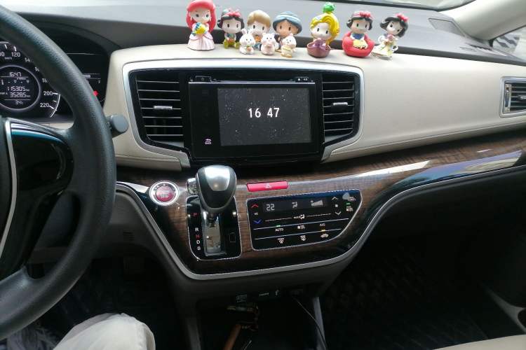 Used Honda Odyssey 2017 2.4L Luxury Edition Audio And AC Panel