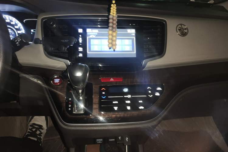 Used Honda Odyssey 2017 2.4L Luxury Edition Audio And AC Panel