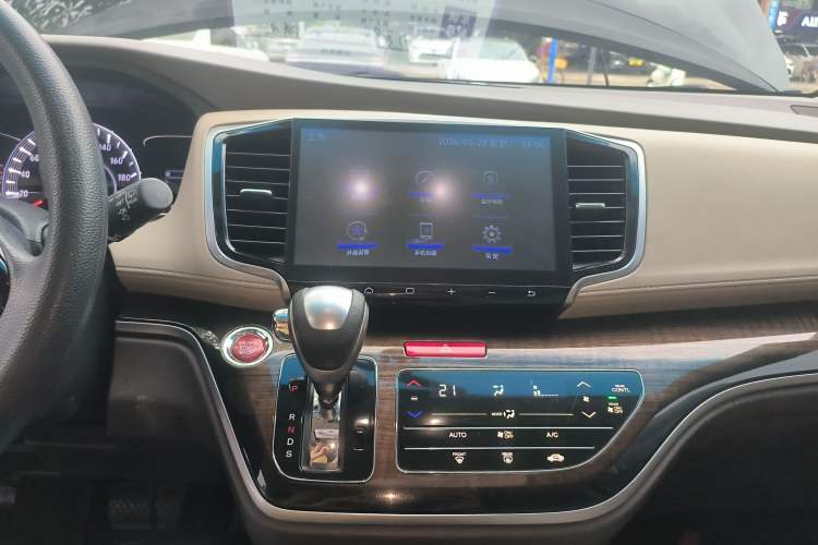 Used Honda Odyssey 2017 2.4L Luxury Edition Audio And AC Panel