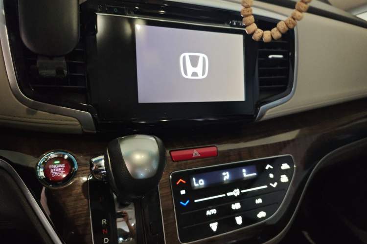Used Honda Odyssey 2017 2.4L Luxury Edition Audio And AC Panel