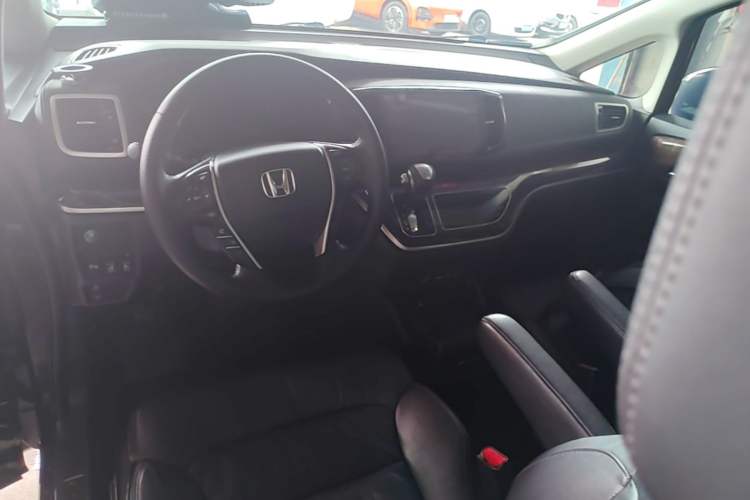 Used Honda Odyssey 2017 2.4L Smart Edition Center Console