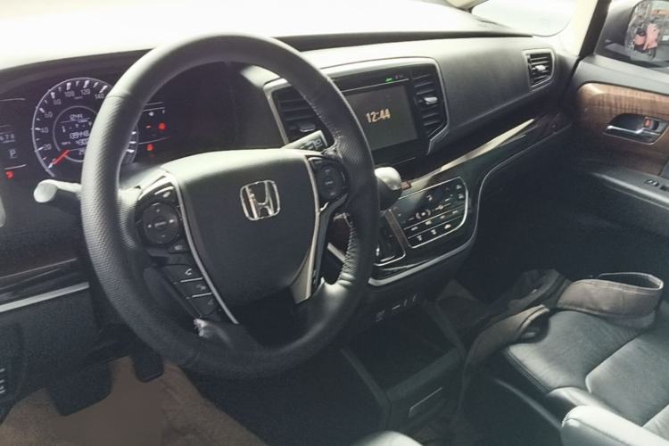 Used Honda Odyssey 2017 2.4L Smart Edition Center Console