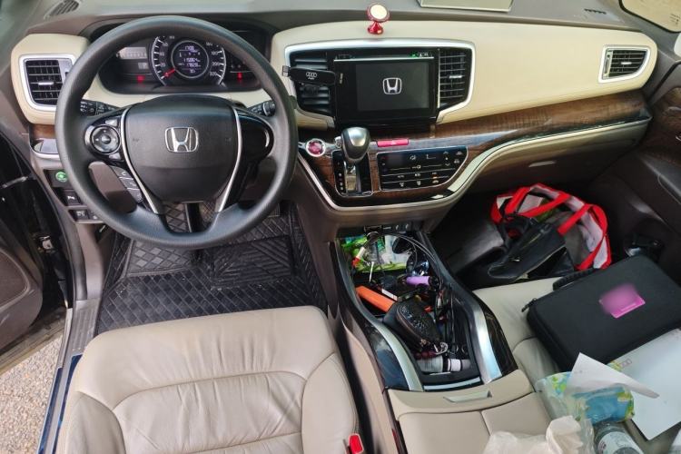Used Honda Odyssey 2017 2.4L Luxury Edition Center Console