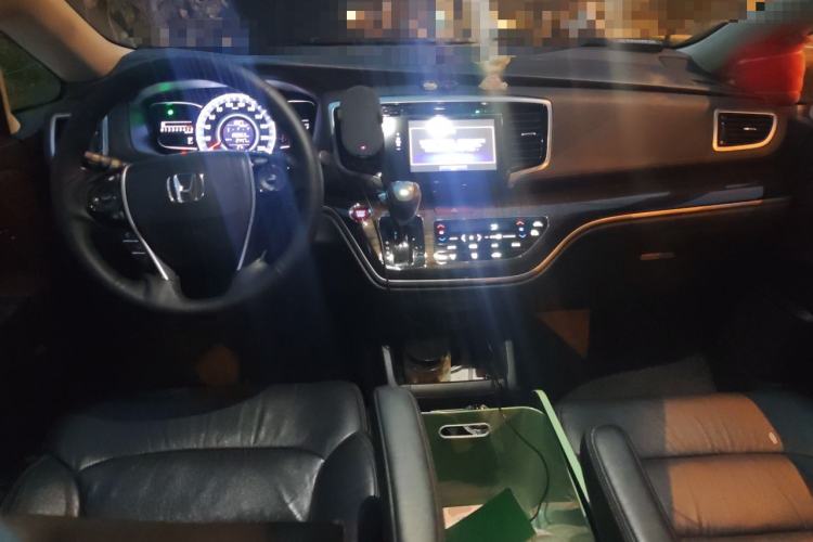 Used Honda Odyssey 2017 2.4L Smart Edition Center Console