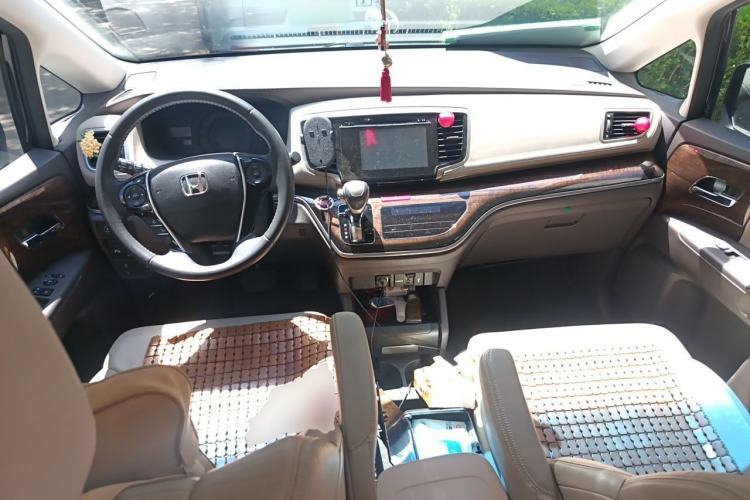 Used Honda Odyssey 2017 2.4L Smart Edition Center Console