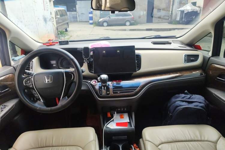 Used Honda Odyssey 2017 2.4L Luxury Edition Center Console