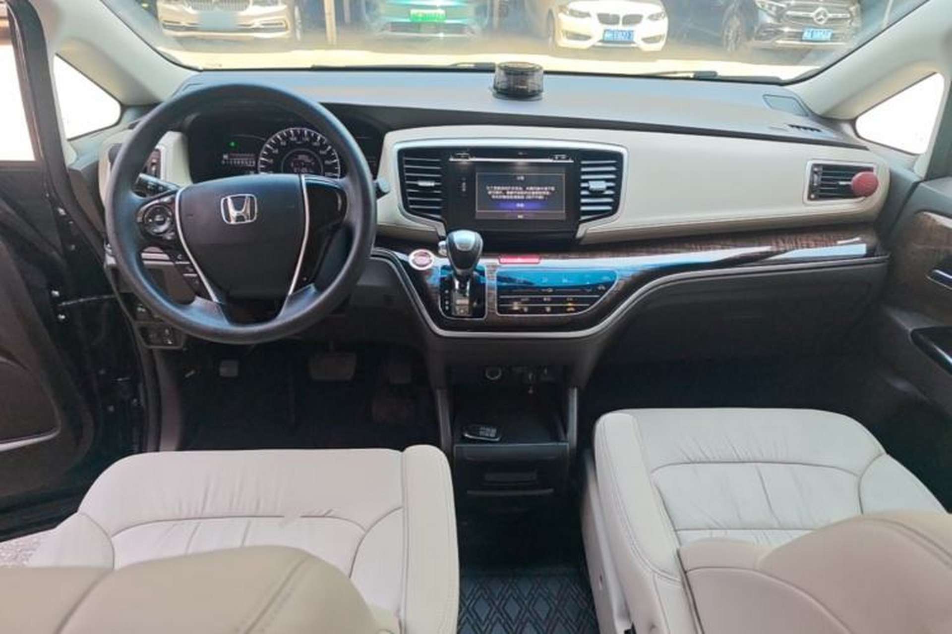 Used Honda Odyssey 2017 2.4L Luxury Edition Center Console
